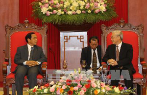 Tổng Bí thư, Chủ tịch Quốc hội Nguyễn Phú Trọng tiếp đồng chí Bun-thoong Chít-ma-ny.
