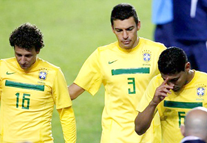 Brazil ngậm ngùi rời Copa America.

