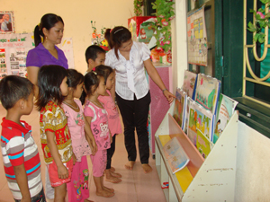 Điều kiện học tập của trẻ 5 tuổi ở xã Phú Minh (Kỳ Sơn) được đảm bảo tốt về nhiều mặt (cơ sở vật chất, đội ngũ GV đạt chuẩn và trên chuẩn...)