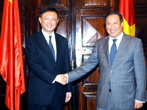 Phó Thủ tướng, Bộ trưởng Ngoại giao Phạm Gia Khiêm tiếp Bộ trưởng Ngoại giao Trung Quốc Dương Khiết Trì ngày 21/7/2010. (Ảnh: Nhan Sáng/TTXVN)