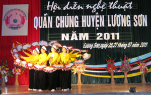 Tiết mục múa dự thi hội diễn nghệ thuật của xã Cao Dương.