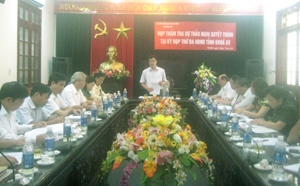 Đồng chí Hoàng Minh Tuấn, Trưởng Ban Pháp chế HĐND phát biểu kết luận hội nghị.