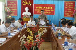 Đồng chí Nguyễn Văn Quang, Phó Bí thư Thường trực Tỉnh ủy phát biểu chỉ đạo hội nghị.