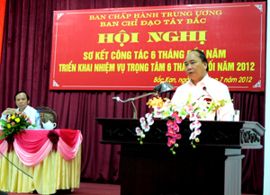Phó Thủ tướng Nguyễn Xuân Phúc- Trưởng Ban Chỉ đạo Tây Bắc phát biểu chỉ đạo tại hội nghị.