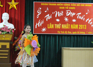 Thí sinh Nguyễn Hà Thu đạt giải thời trang ấn tượng nhất.