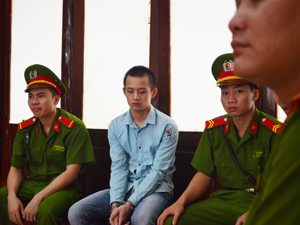 Chỉ vì mâu thuẫn nhỏ, Nguyễn Văn Thịnh đã không ngần ngại mang dao đi chém người.