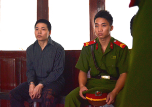 Với hành vi phạm tội của mình, Bàn Văn Tấn phải nhận mức án 6 năm tù.   


