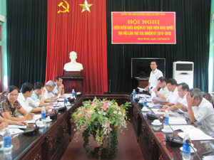 Quang cảnh hội nghị kiểm điểm giữa nhiệm kỳ Đảng bộ Văn phòng Tỉnh uỷ.
