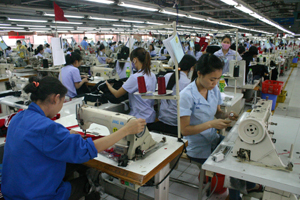 Công ty TNHH Seyoung INC Hàn Quốc sản xuất hàng dệt may xuất khẩu tại KCN Lương Sơn tạo việc làm và thu nhập ổn định cho hàng trăm lao động địa phương.

