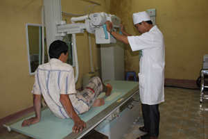 Bệnh viện đã đưa vào sử dụng máy chụp XQ KTS góp phần nâng cao chất lượng khám, chẩn đoán bệnh.