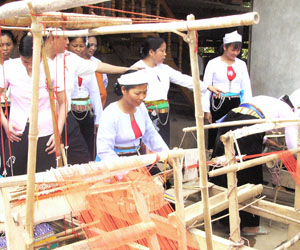 Xã Tân Lập (Lạc Sơn) phát triển nghề dệt thổ cẩm truyền thống tạo việc làm và thu nhập ổn định cho lao động nông thôn.