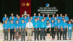 Ủy ban Hội LHTN huyện Kim Bôi khóa IV ra mắt Đại hội. 

