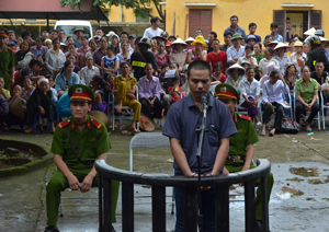 TAND tỉnh tổ chức phiên tòa xét xử lưu động vụ án Nguyễn Phi Cường, xã Liên Hòa (Lạc Thủy) phạm tội giết người.

