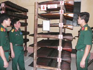 Ban CHQS huyện Kỳ Sơn làm tốt công tác niêm cất, bảo quản vũ khí, thiết bị phục vụ nhiệm vụ SSCĐ của địa phương.