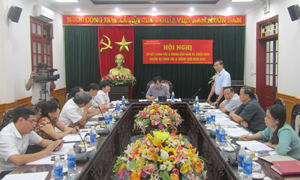 Đồng chí Hoàng Văn Tứ, Phó Chủ tịch HĐND tỉnh phát biểu chỉ đạo hội nghị.