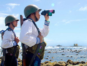 Chiến sĩ đảo Trường Sa chắc tay súng bảo vệ biển, đảo thiêng liêng của Tổ quốc.