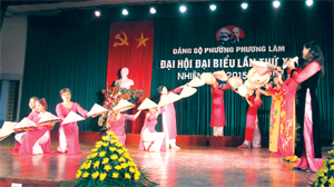 Chương trình biểu diễn nghệ thuật chào mừng Đại hội Đảng bộ phường Phương Lâm (TPHB) ghi nhận sự phát triển sâu rộng của phong trào văn nghệ quần chúng ở cơ sở.