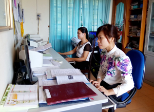 Cán bộ nữ khối cơ quan Đảng, đoàn thể huyện Lạc Sơn được tạo điều kiện đào tạo, bồi dưỡng để nâng cao trình độ, nghiệp vụ.