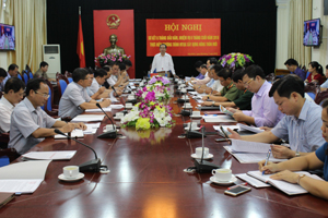 Đồng chí Nguyễn Văn Quang, Chủ tịch UBND tỉnh, Trưởng BCĐ 800 tỉnh phát biểu chỉ đạo hội nghị.

