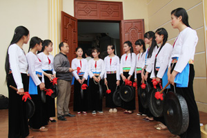 Ngành GD - ĐT huyện Lạc Sơn đưa chiêng Mường vào các hoạt động ngoại khóa góp phần bảo tồn nền văn hóa dân tộc.
