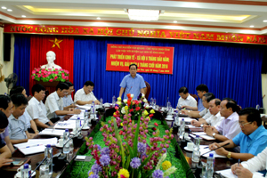 Đồng chí Nguyễn Văn Quang, Chủ tịch UBND tỉnh phát biểu kết luận buổi làm việc.