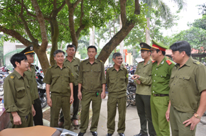 Thời gian qua, lực lượng Công an xã Phú Lão thường xuyên 

phối hợp tốt với lực lượng Công an huyện Lạc Thuỷ 

trong giữ gìn ANTT trên địa bàn.                 

