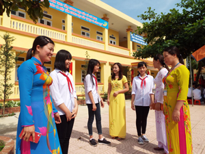 Với sự chăm lo phát triển GD&ĐT, trường THCS Nam Thượng  (Kim Bôi) đã đạt chuẩn quốc gia giai đoạn 2016 - 2020.