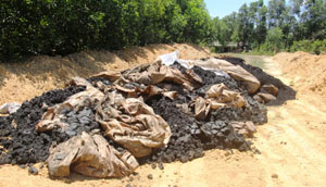 Cơ quan chức năng phát hiện khoảng 100 tấn chất thải của Formosa chôn lấp trái phép