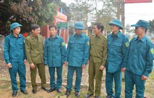 Công an xã Yên Bồng (Lạc Thủy) thường xuyên phối hợp  với lực lượng dân quân xã đảm bảo giữ vững AN - TT trên địa bàn.