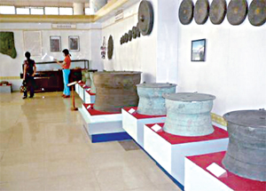 Trống đồng Hòa Bình được trưng bày tại Bảo tàng tỉnh. ảnh: TL