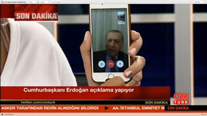 Tổng thống Thổ Nhĩ Kỳ Recep Tayyip Erdogan gọi điện thoại tới kênh CNN Turk thúc giục người dân xuống đường chống lại âm mưu đảo chính.