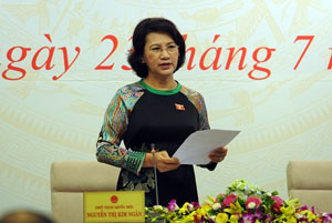 Chủ tịch Quốc hội Nguyễn Thị Kim Ngân tại cuộc gặp mặt báo chí.