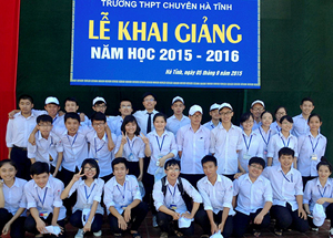 Lớp 12 Toán 1 trường THPT Chuyên Hà Tĩnh.