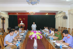 Trưởng Ban Nội Chính Tỉnh ủy, Phó trưởng BCĐ CCTP tỉnh Đinh Quốc Liêm triển khai kế hoạch kiểm tra công tác CCTP tại Thành ủy Hòa Bình.