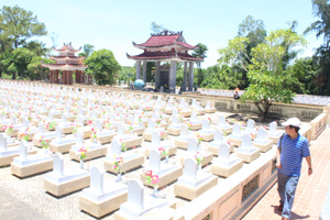 Một góc Nghĩa trang liệt sỹ Quốc gia Trường Sơn.