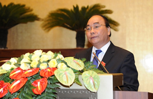 Thủ tướng Nguyễn Xuân Phúc báo cáo tình hình kinh tế - xã hội sáu tháng đầu năm trước Quốc hội