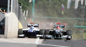 Màn so kè thót tim giữa Schumacher và Barrichello

