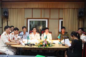 Các đại biểu trong buổi giao lưu tại Đài Tiếng nói Việt Nam.
