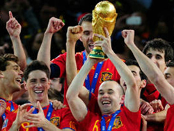 Tây Ban Nha tiếp tục giữ vững vị trí đội bóng số 1 thế giới