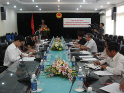 Đ/c Triệu Thị Nái, PCT Hội đồng Dân tộc của QH phát biểu tại buổi làm việc.
