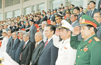 Các đồng chí lãnh đạo Đảng, Nhà nước,
MTTQ Việt Nam và các đại biểu tại lễ kỷ niệm.