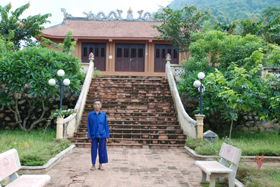 Gia đình ông Bùi Văn Hiện có tới 3 đời chăm sóc chùa Khánh và Khu di tích cách mạng