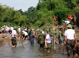 Lực lượng vũ trang trong tỉnh tích cực tham gia các hoạt động xã hội.