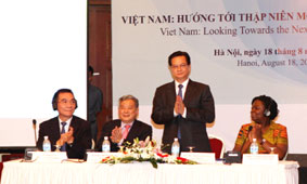Thủ tướng Nguyễn Tấn Dũng dự và phát biểu ý kiến tại hội thảo.
