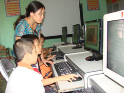 Huyện Đà Bắc đã trang bị máy tính cho nhiều trường chuẩn Quốc gia và các trường mới thành lập