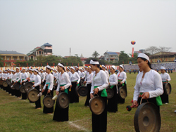 Hơn 200 tay chiêng huyện Cao Phong tham gia biểu diễn tại Đại hội TDTT toàn tỉnh lần thứ IV