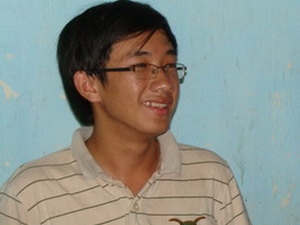 Cậu học trò Lê Minh Khiết ba lần đỗ thủ khoa trong mùa thi 2011.