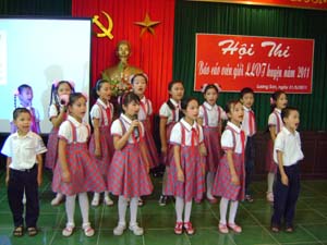 Học sinh trường tiểu học Bãi Lạng tích cực tham gia các hoạt động ngoại khóa như VHVN, TDTT…