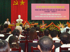 Các đại biểu tham dự lễ kỷ niệm 10 năm ngày thành lập Trung tâm TTGDSK.