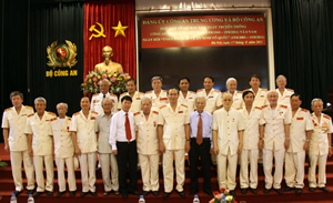 Bộ trưởng Bộ Công an Trần Đại Quang và các đại biểu dự buổi gặp mặt. Ảnh: Công Gôn.